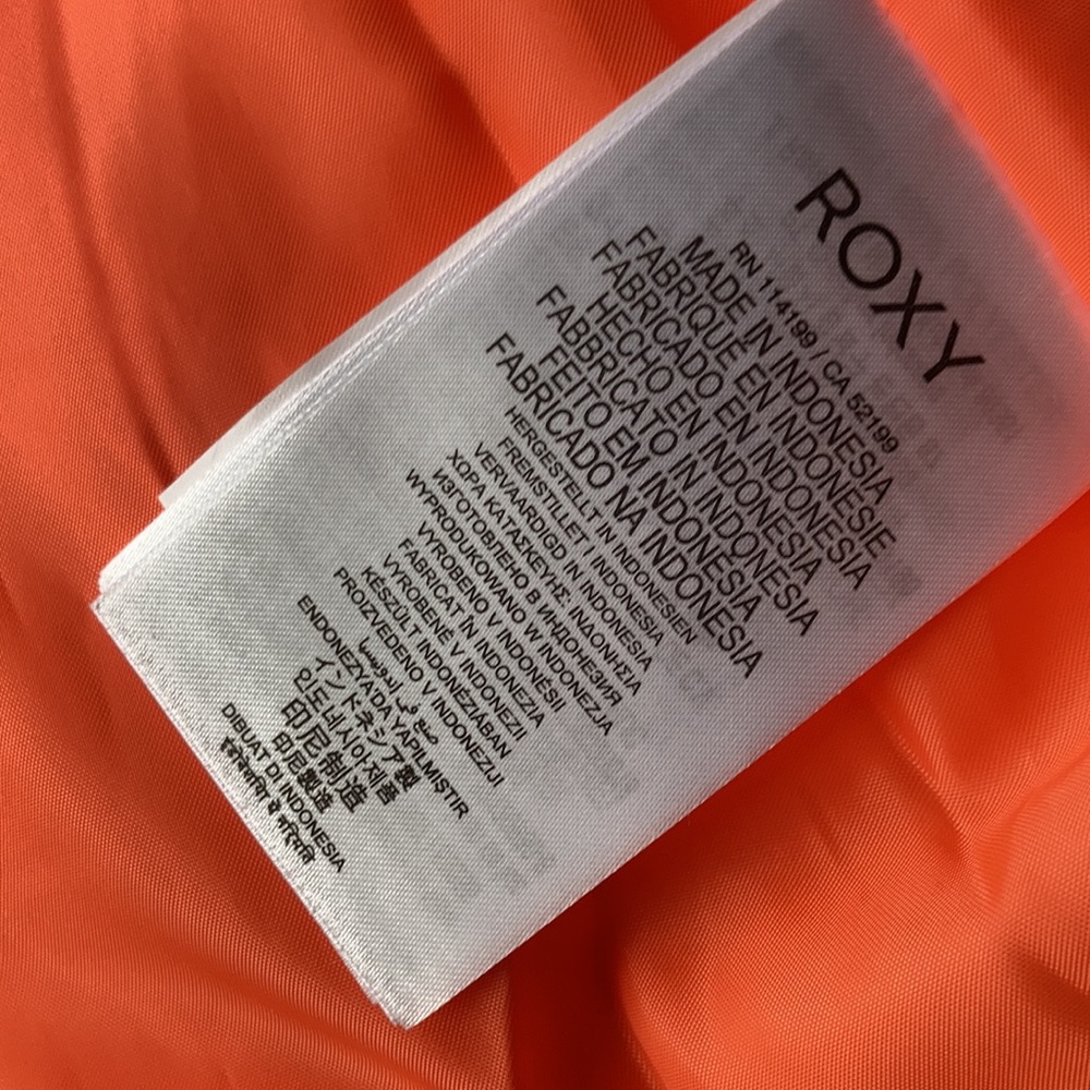 NWT Roxy light weight puffer - Picture 4 of 5